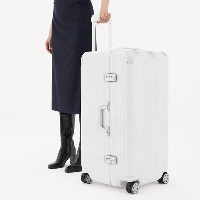 rimowa hybrid trunk suitcase